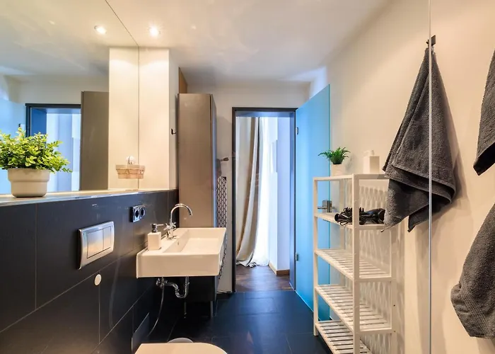 Global Living - Design I Rathausplatz I Beamer I Ac I Kitchen I Апартаменты *