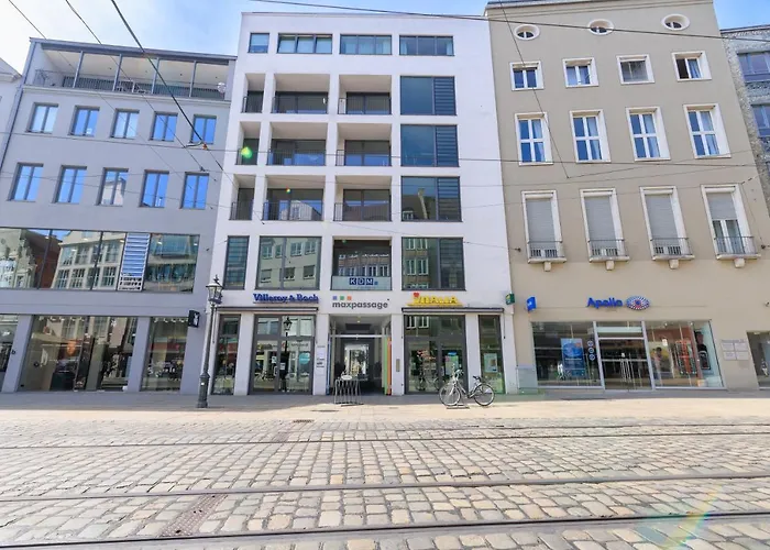 Global Living - Design I Rathausplatz I Beamer I Ac I Kitchen I Апартаменты