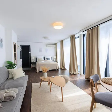 Global Living - Design I Rathausplatz I Beamer I Ac I Kitchen I * Augsburg
