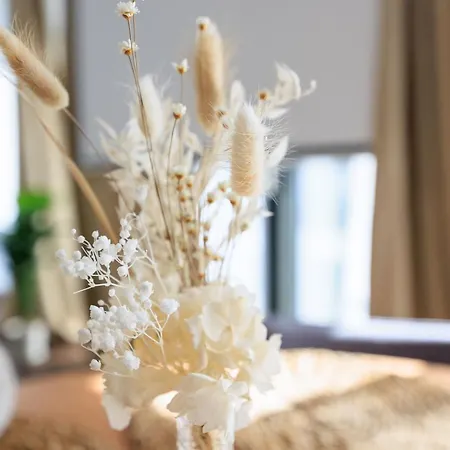 Global Living - Design I Rathausplatz I Beamer I Ac I Kitchen I Augsburg